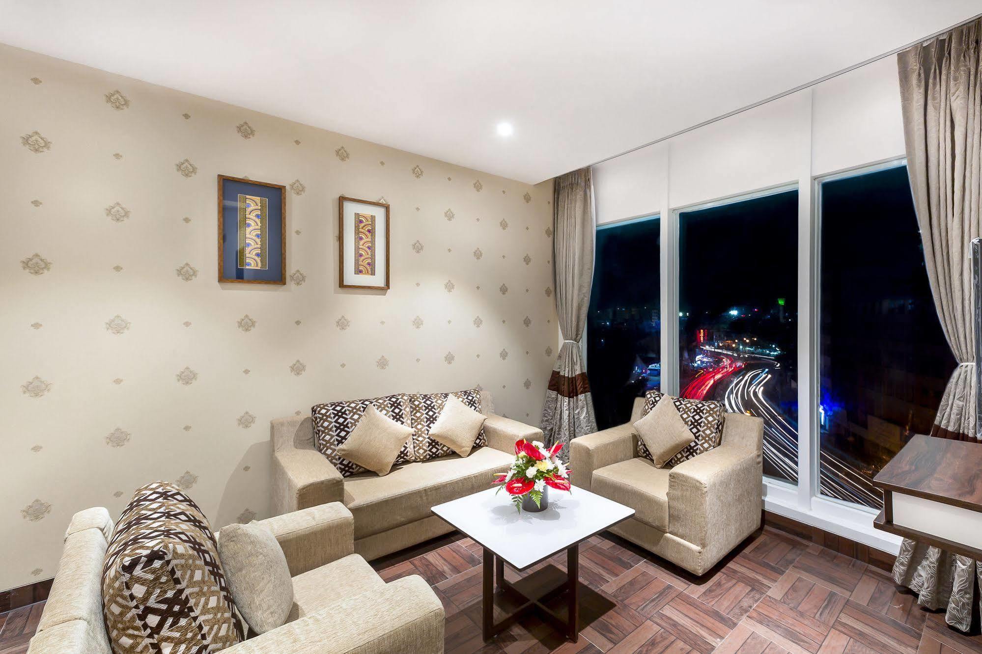 Hotel The Lotus Sameera